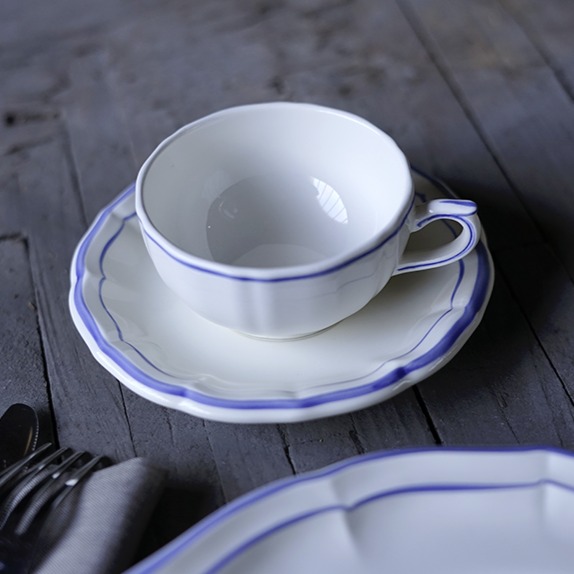 Gien Filet Bleu dinnerware collection - MDMAISON