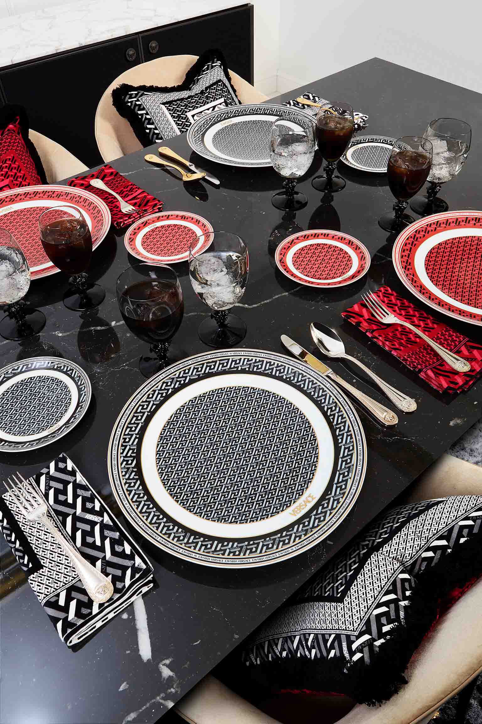Versace, La Greca, Dinner plate - MDMAISON