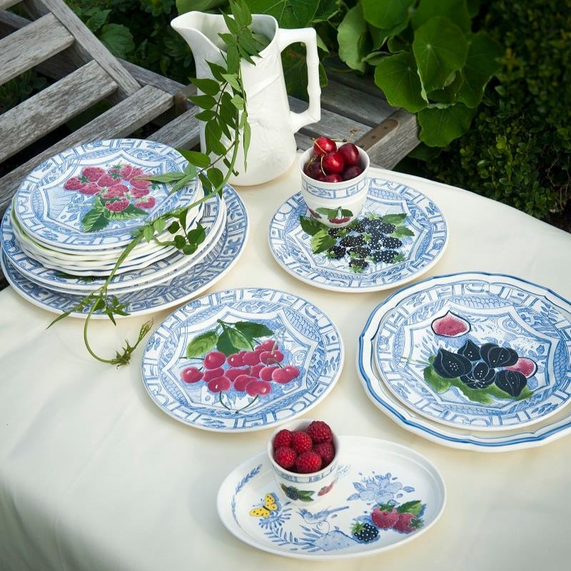 Gien Oiseau Bleu Fruits dinnerware collection - MDMAISON